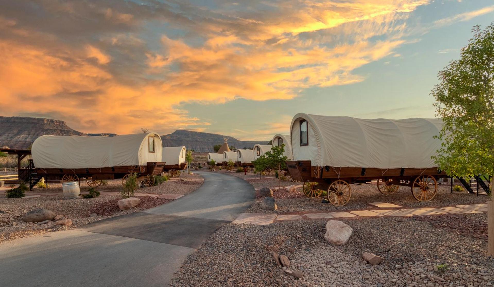 Zion White Bison Glamping & Rv Resort Virgin Exterior photo