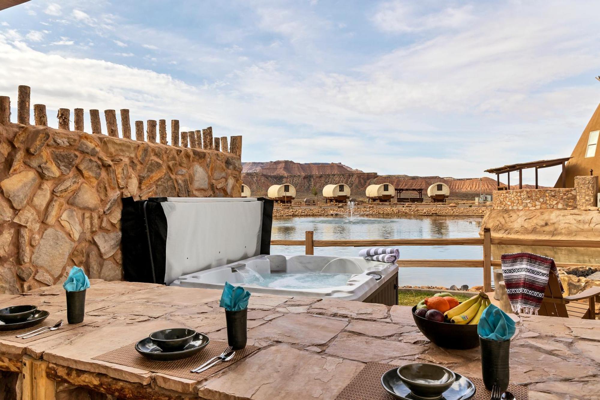 Zion White Bison Glamping & Rv Resort Virgin Exterior photo