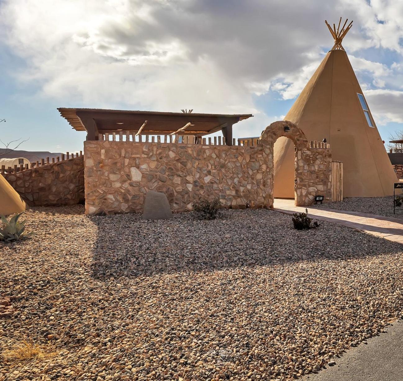 Zion White Bison Glamping & Rv Resort Virgin Exterior photo