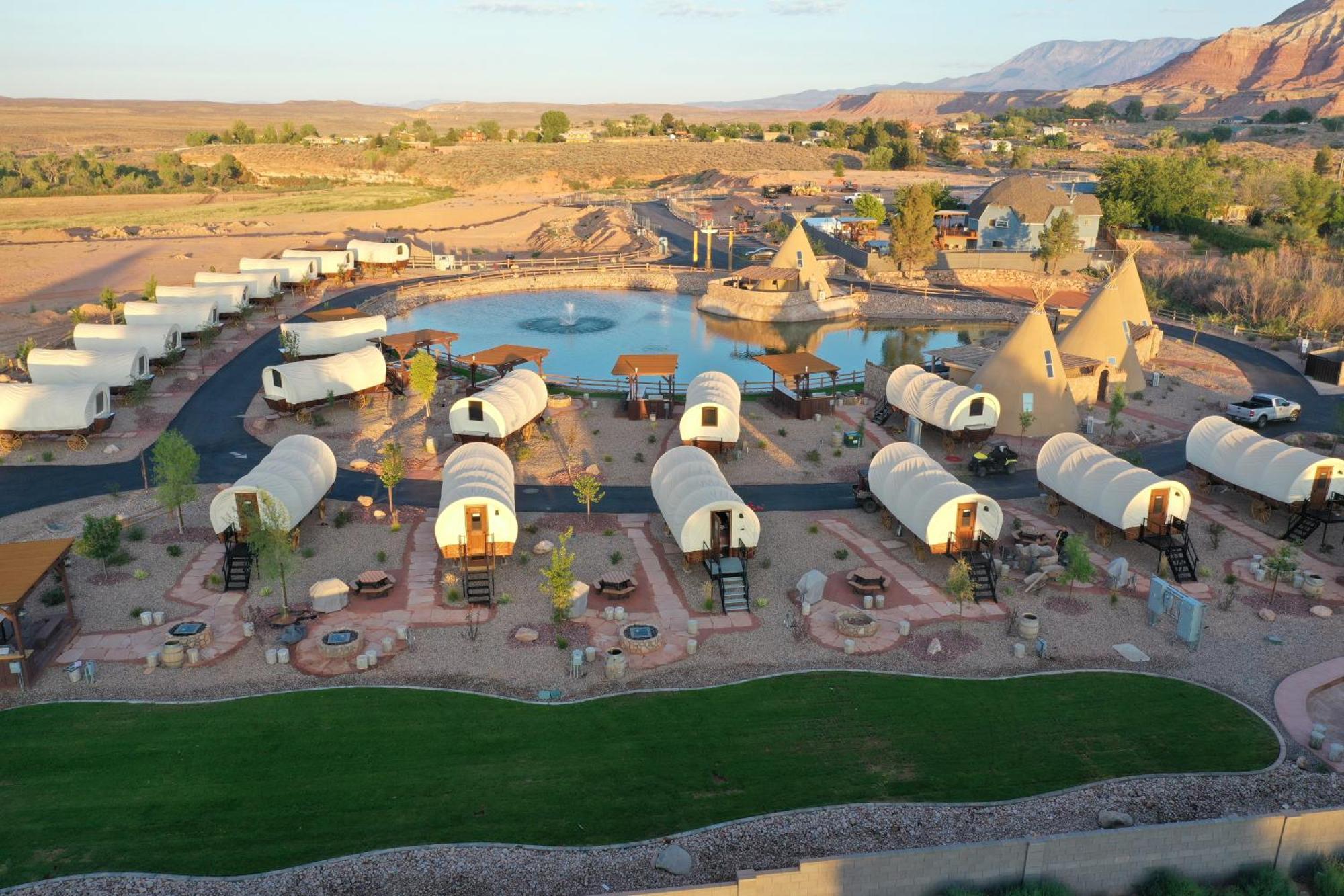 Zion White Bison Glamping & Rv Resort Virgin Exterior photo