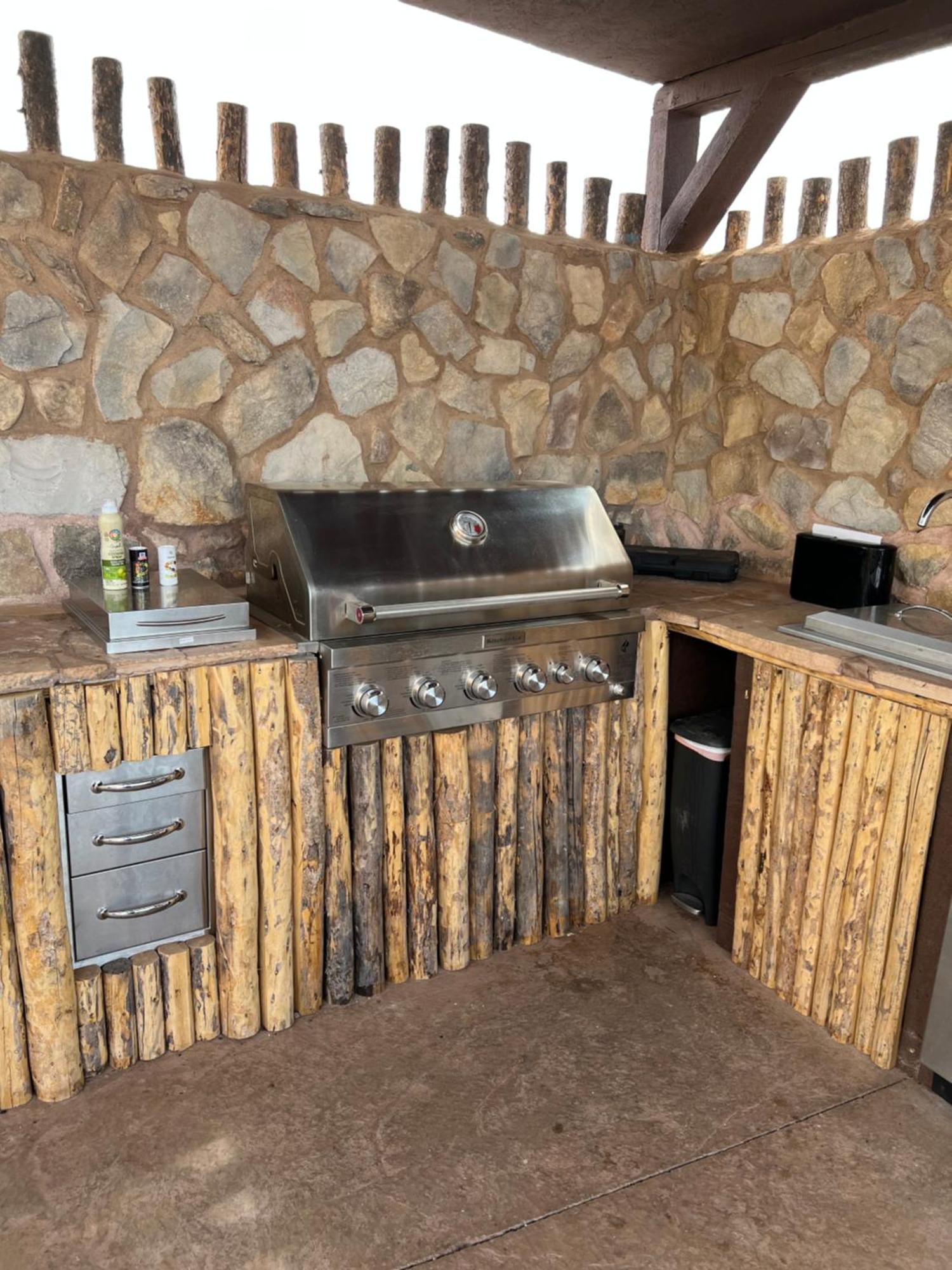 Zion White Bison Glamping & Rv Resort Virgin Exterior photo